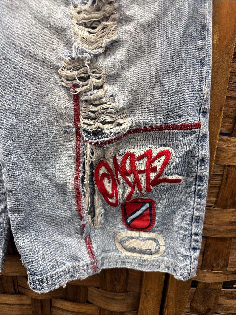 Vintage Y2K Ecko Unlimited Light Wash Denim Shorts with Red Trim - Picture 2 of 5